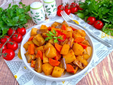 Баклажаны с картошкой на сковороде