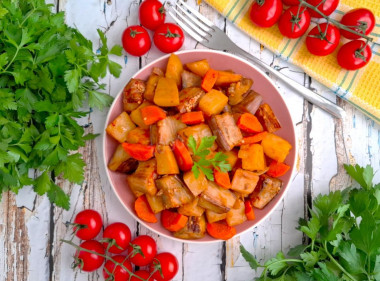 Баклажаны с картошкой на сковороде