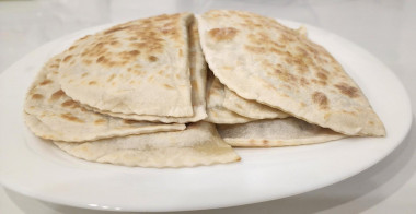 Кутабы с сыром и зеленью