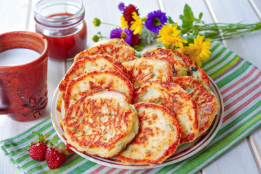 Оладьи с манкой на сковороде