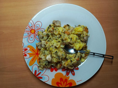 тушёная капуста с картошкой и свининой в сметане