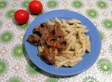 Куриные желудки тушеные с Магги луком и морковью