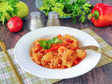 Овощное рагу из кабачков с рисом