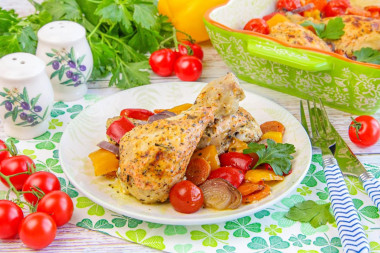 Куриные голени с овощами в духовке