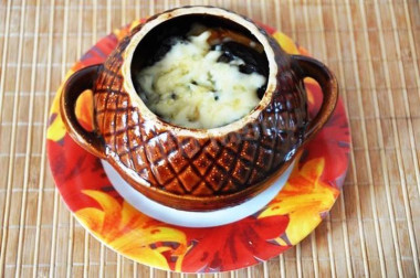Мясо с картошкой и тыквой в горшочке