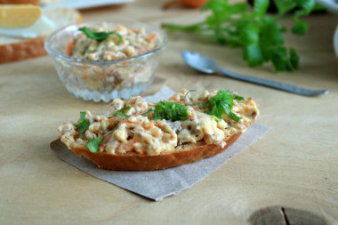 Икра из селедки с морковью и плавленным сыром