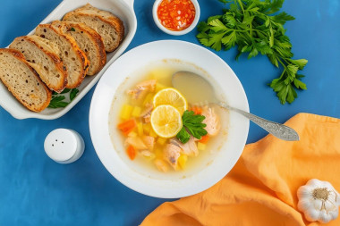 Уха из форели голова и хвост