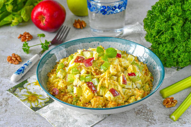 Салат с сельдереем ананасом и яблоком