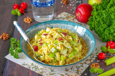 Салат с сельдереем ананасом и яблоком