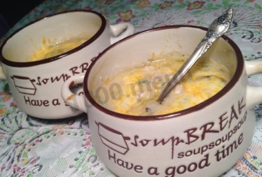 Жульен по-русски с укропом, картофелем, грибами и курицей