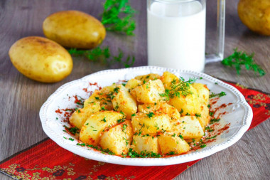 Картошка с кефиром на сковороде