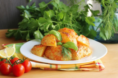 Молодая картошка в духовке дольками