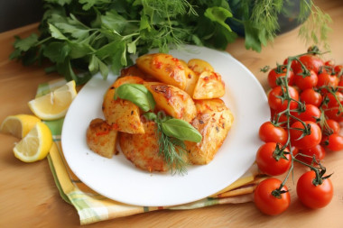 Молодая картошка в духовке дольками