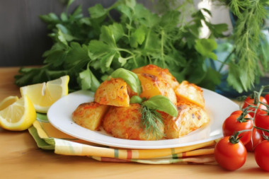 Молодая картошка в духовке дольками