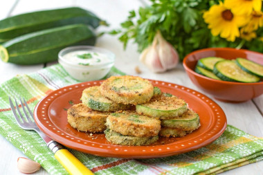 Кабачки кружочками в кляре в сухарях