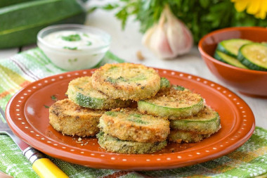 Кабачки кружочками в кляре в сухарях