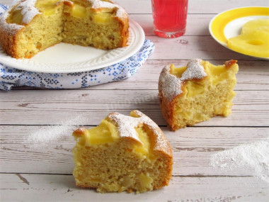 Пирог с консервированными ананасами в духовке