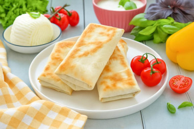 Лаваш на сковороде с сыром