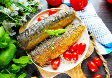 Жареная скумбрия в муке на сковороде