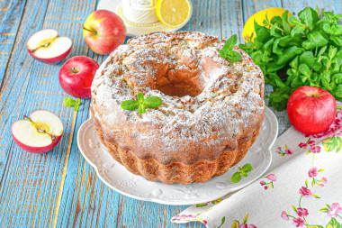 Яблочный кекс в духовке