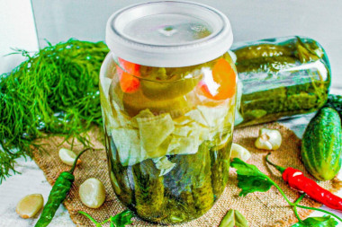 Ассорти на зиму с капустой и огурцами