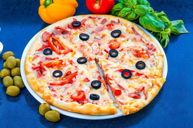 Домашняя пицца в духовке с колбасой классическая