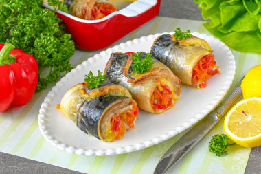 Рулетики из скумбрии в духовке