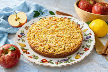 Песочный пирог с яблоками в духовке