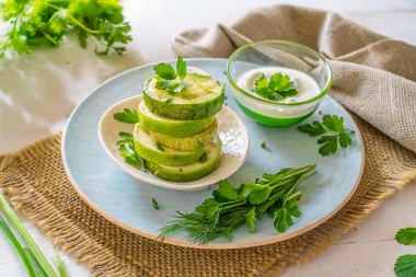 Кабачки вкусно и просто на сковороде