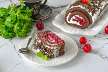 Рулет с вишней