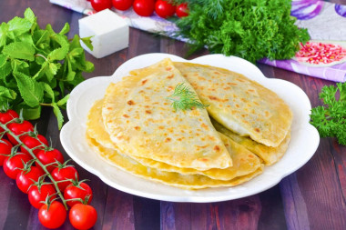 Азербайджанские кутабы с зеленью