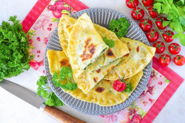 Азербайджанские кутабы с зеленью