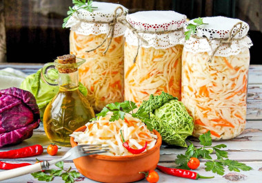 Капуста быстрого приготовления с горячим рассолом и уксусом