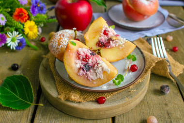 Фаршированные яблоки в духовке