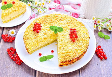 Пирог Крошка в духовке с творогом