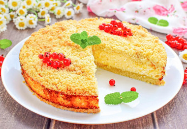 Пирог Крошка в духовке с творогом