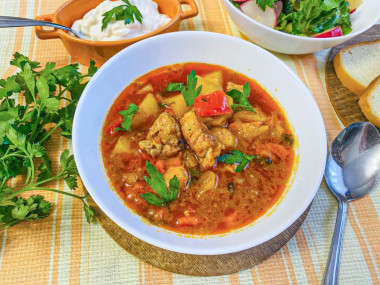 Мясной гуляш с подливкой из свинины