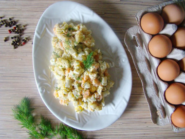 Салат из копченой рыбы с картофелем