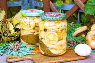 Маринованные грузди в банках горячим способом