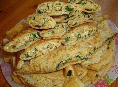 Блины фаршированные сыром и зеленью