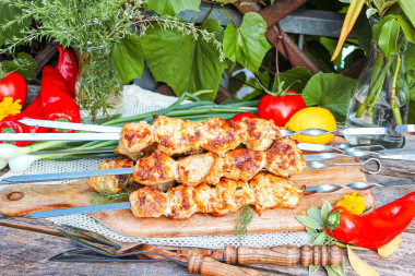 Шашлык из куриной грудки на мангале