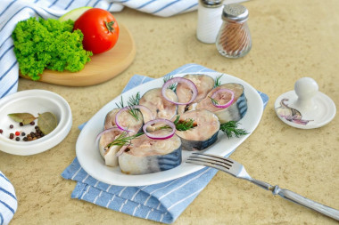 Скумбрия в рассоле кусочками
