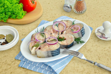 Скумбрия в рассоле кусочками