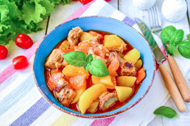Тушеная картошка с мясом в казане