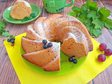 Пышный пирог со сгущёнкой в духовке