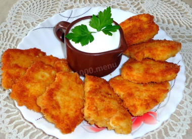 Куриные грудки с кардамоном в панировочных сухарях