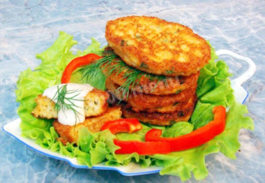 Котлеты из икры рыбы с квашеной капустой