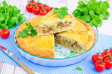 Курник с мясом и картошкой в духовке