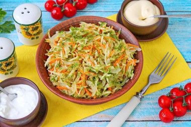 Салат с редькой и жареным луком