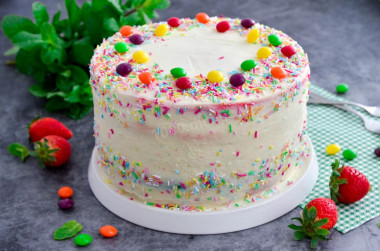 Радужный торт с кремом в домашних условиях